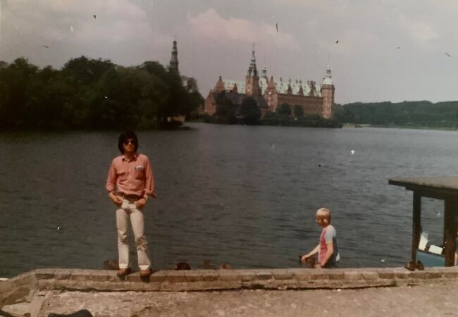 初海外旅1977.5月、スウェーデンからノルウェー、デンマーク、ドイツ、ベルギー<br />  ストックホルム2泊オスロも2泊、思い出も少なく写真も少ない。旅のノートか見つからないので<br />思い出せない。<br />　デンマークで食べたデニッシュがお菓子みたいに甘くて美味しかった事。<br />あのワーテルローってここだったのか、とか。<br />　デンマーク2泊ドイツハンブルク2泊、ベルギー、ブリュッセル一泊、オーステンデ3泊。