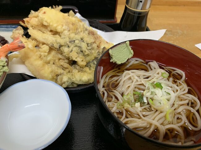 手打ち蕎麦屋さんに行こうと考え、どこにしようか悩んだ挙句、たちばな家さんにした。<br /><br />でも　看板は、たちばな屋さん何だな。