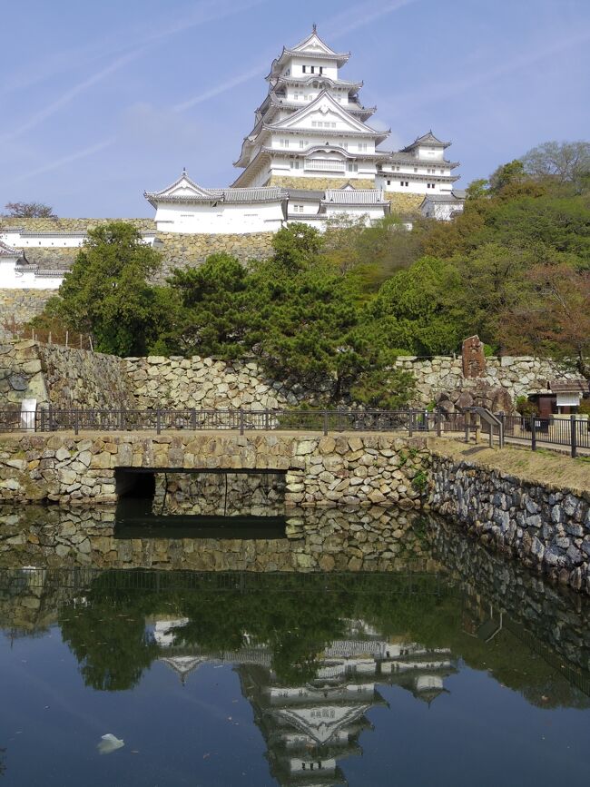 姫路城に行ったことあると思っていたのが、実は明石城だったということが発覚して、姫路城は新幹線から何度か見た事があるので行った気になっていただけだったんですね。<br />本当に行ってみないと!と思い今回高知の帰りに組み込んでみました。<br />姫路おでんというのもあるらしい。<br />B級グルメがご馳走のわたしには滅茶苦茶楽しみです。<br />