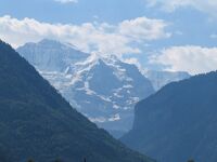 スイス大自然満喫の旅⑥　グリンデルワルトからツェルマットへの移動編【ﾄｳﾘｭﾝﾒﾝﾊﾞｯﾊ滝、インターラーケン観光】