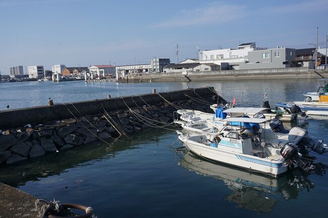 18切符の旅。<br />今回は、香川と愛媛を散歩しました。<br />画像は、一の谷川＠琴浜歩道橋界隈にてです。<br /><br />過去の香川・観音寺市旅行記。<br /><br />香川旅行記～2017 観音寺市編～<br />https://4travel.jp/travelogue/11317646