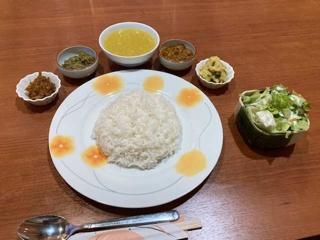 本日は大久保でバングラディシュ料理を食べてきました。<br /><br />お店：サビハ　ハラル　レストラン