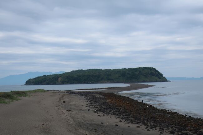 2022年4月18日（月）～23日（土）、5泊6日の鹿児島旅行に行ってきました。<br />いつも通り公共交通機関を利用して、霧島神宮から長崎鼻まで薩摩半島側を観光します。南九州の雄大な自然を満喫しながら、幕末から明治にかけての激動の歴史舞台となった史跡も見学するという、なかなか濃密なスケジュールとなりました。<br />旅行記その2は喜入旧麓と指宿の観光です。