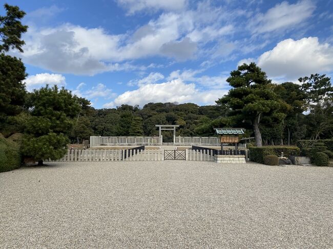 年末年始での帰省で、普段あまり行くことのない南エリアの堺を観光しました。<br />堺といっても、あまり観光するような観光地のイメージはありませんが、日本最大の前方後円墳である仁徳天皇陵古墳や周辺にある百舌鳥などの周辺古墳群を見学しました。<br /><br />＊滞在先ホテル<br />12/28～12/29　1泊　大阪ビューホテル本町