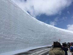 一泊二日で『上高地＋立山黒部アルペンルート』／雨の「上高地散策」＋晴れて良かった「雪の大谷」ウォーク