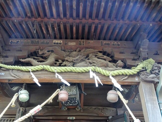 千束八幡神社は洗足池八幡宮とも呼ばれています。<br />洗足池の辺りに鎮座する八幡さま「千束八幡神社」は源義家がここで戦勝祈願を行ったと伝えられ、このことに因み「旗挙げ八幡」とも呼ばれています。<br />千束八幡神社は、貞観2年（860）に創建、「宇治川先陣物語」に登場する池月発祥伝説の由来ともなった社で由緒ある神社なのです。<br />