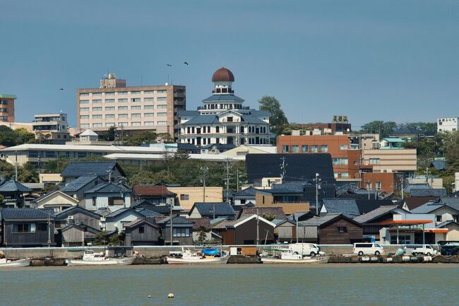 今年のGWは福井県の永平寺、大野城、三国湊、恐竜博物館等の有名どころを廻ってきました。福井県には30年前に一回訪れただけなのでほぼ初見の状態だったこともあり、どこの場所も新鮮で、興味深く、十分に福井観光を楽しめました。<br />二日目の午後は三国湊散策とサンセットビーチの夕陽を楽しみました。三国湊では見たい景色があり少し遠くまでレンタルサイクルを漕いで行って見ました。パンフレットみたいな景色とはいきませんでしがなかなかいい景色でした。<br />