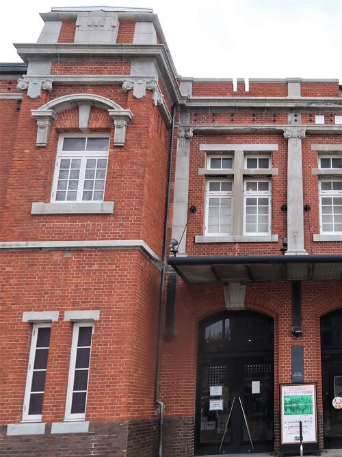 北九州19 門司港10 旧門司税関庁舎 外観を復元/密輸資料も