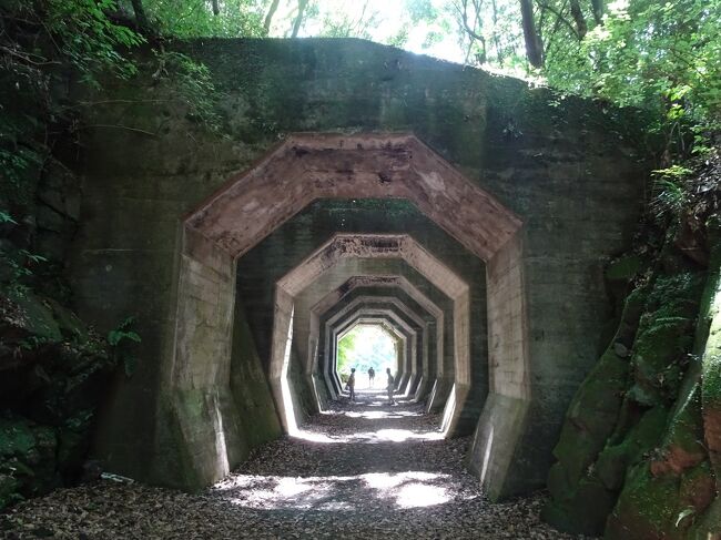 今から100年ほど前に開通した熊延鉄道の廃線跡遺構を探しにぶらぶら、またこの地域に肥後の石工によって作られた石橋が数多く残っている。