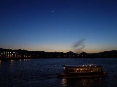 大分県を駆けめぐる旅　１日目の宿泊は日田温泉。夜散歩と朝散歩で亀山公園へ。