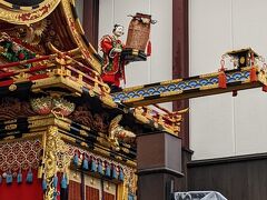 豪華絢爛の春の高山祭り