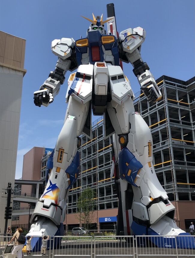 恒例の「マダムの暮らすように旅する福岡一人旅」春旅5月編です。今回のテーマはこのGWに福岡にオープンした、新しいお買い物場所めぐり。スペースワールド跡地にできた北九州アウトレットと、ららぽーと福岡に行く事と、九州国立博物館の北斎展鑑賞。合間に友達や従姉妹、親戚との食事やお茶。天気予報はやはり傘マークがずらり。さすが福岡雨女と自画自賛(泣)。公共交通機関と、足をフル活用した、懐に優しい、食と文化と買い物の旅になりました。主な日程は下記のとおりです。①②③・・・は旅行記の番号です。宜しければご覧ください。<br />1日目 5月12日(木) 自宅~羽田~福岡①~小倉 <br /> アーバンホテルかじまち3連泊 ②<br />2日目 13日(金) 午前 北九州アウトレット<br /> 友達とランチ於:おんどる③ 従妹とディナー於:百菜<br />3日目 14日(土) お墓参りと親戚宅訪問④<br />4日目 15日(日) 小倉~博多~太宰府⑤<br /> 北斎展覧会見学 於:九州国立博物館⑥<br /> 太宰府~天神~博多 マースガーデンホテル博多連泊⑦<br />5日目 16日(月) 午前 ららぽーと福岡⑧<br /> 午後 従姉とディナー於:鼎泰豊⑨<br />6日目 17日(火) 福岡~羽田~自宅⑩
