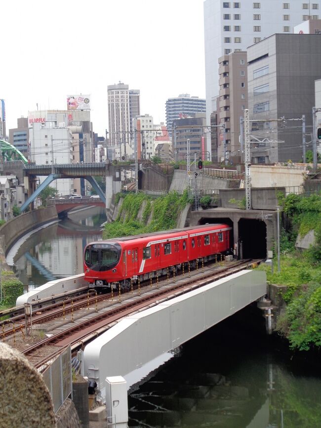 「限定のぞみ号で行く！ずらし旅」で東京へ。<br /><br />2日目はまだ歩いたことがないお茶の水の街を、ぶらぶらと歩いてみた。<br />