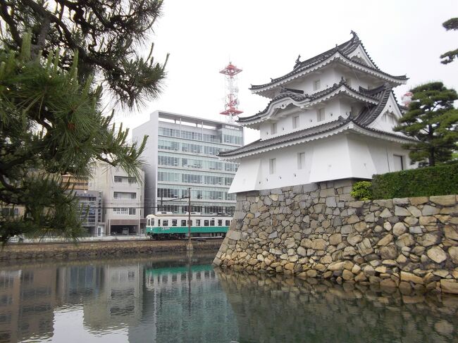 5日目最終日は午後1時頃までぶらぶら歩きします~、<br /><br />午前中は香川県立ミュージアムで歴史の勉強をしてから、近くの讃岐国旧高松藩12万石の高松城跡・玉藻公園を見学します。<br /><br />その後は時間次第ですが?、高松港や高松シンボルタワーの展望、かがわプラザなどを回る予定でこのエリアをサンポート高松という愛称が付いてます。<br /><br />バスターミナルから13:20発の無料送迎バスでフェリー乗り場へ向かいます。<br />高松東港からジャンボフェリーで神戸・三宮フェリーターミナルまで向かいます。<br />高松・神戸共に市街地に近いので意外と便利な航路かも知れません?、時間も4時間45分とちょっと掛かりますがコスパ的にも良いので利用客が多いのにはびっくりです。<br />10月には30年ぶりに新造船・あおいが就航するので楽しみが増えました。<br /><br />撮影使用カメラ オプテイRS1500