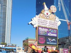 2022ラスベガス(6)アクロバットショー＆ステーキディナー