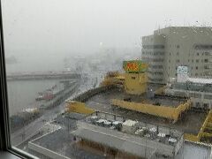 記録的豪雨の中で那覇ステイ