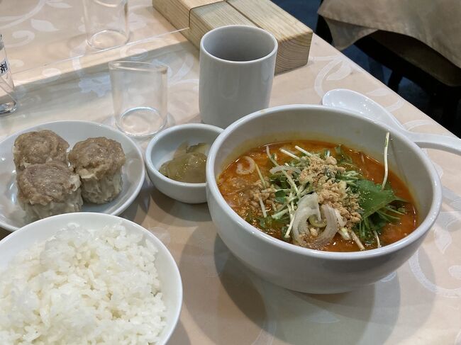 シュウマイも担々麺も絶品！ "小洞天 日本橋本店" で "シュウマイとハーフ担々麺のセット" 