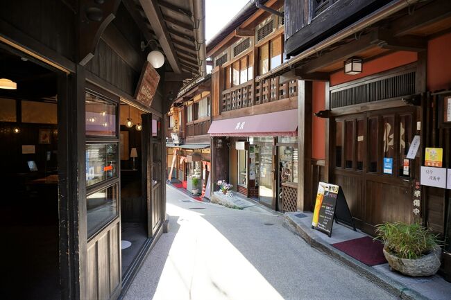 有馬温泉を一人でそぞろ歩きしてきました。<br /><br />この日はお天気に恵まれ<br />新緑がイキイキしてとてもキレイでした。<br /><br />美味しい物をたくさん食べて<br />楽しいひと時を過ごしました(^^)