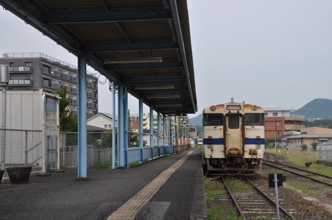 　2022年6月8日から10日にかけて、九州へ行ってきました。<br />　鉄道情報サイト「レイルラボ」の乗りつぶし「鉄レコ」の乗車距離を伸ばすべく、九州に残っている路線に乗ってきました。<br />　実は、2021年10月にこれらの路線に乗ってくる予定だったのですが、まさかの旅行途中の緊急事態で中断となりました。<br />　その後、2022年2月にリベンジ果たそうと企んでいたのですが、新型コロナウイルス感染拡大が収まらず断念、今回ようやく実施の運びとなりました。<br />　宮崎駅から日南線列車を乗り通して、鹿児島県志布志駅へ、志布志からはバスで国分へ移動します。