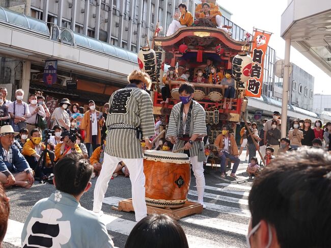 吉原祇園祭が06月11日・12日に3年ぶりに規模を縮小して行われましたので、12日に見て来ました。<br /><br />▼YouTubeです。<br />吉原祇園祭2022<br />https://www.youtube.com/watch?v=ZYBN5tGssSY<br /><br />★吉原商店街振興組合のHPです。<br />https://yoshiwara-shoutengai.com/<br /><br />★富士山観光ビューローのHPです。<br />https://www.fujisan-kkb.jp/index.html<br /><br />★富士市役所のHPです。<br />https://www.city.fuji.shizuoka.jp/