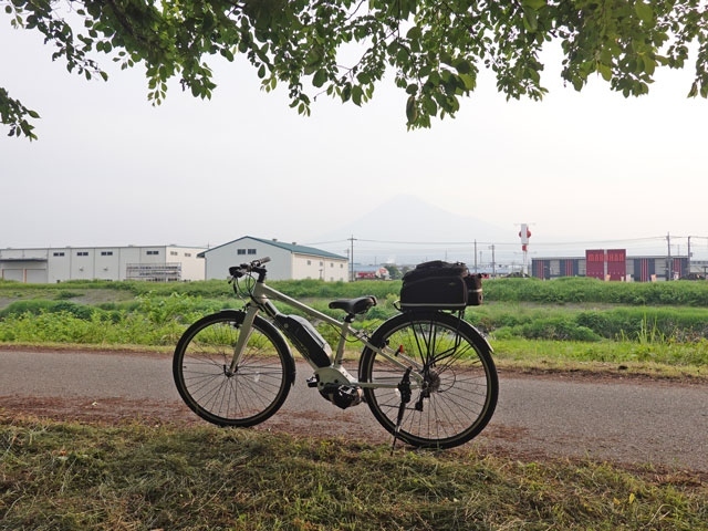 市内を自転車で早朝にポタリングして来ました。<br /><br />自転車走行データ<br />走行時間:05時25分頃～午前07時頃<br />所要時間:約1時間35分(休憩含む)<br />走行距離:12.3km<br />バッテリーの消化は、2%でした。<br /><br />★富士市役所のHPです。<br />https://www.city.fuji.shizuoka.jp/