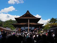 善光寺で７年に１度の前立本尊御開帳が行われる期間中に参拝することが出来ました