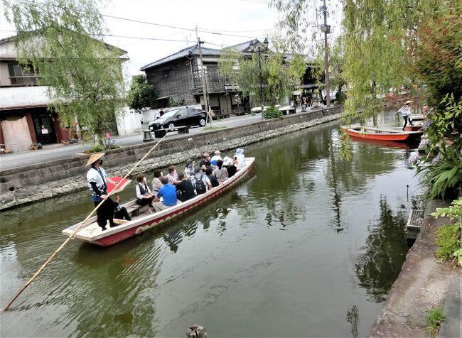 ６月１８日。<br />阿蘇から今日の宿黒川温泉に行き、翌日柳川へ。<br /><br />黒川温泉：熊本県阿蘇郡南小国町。熊本県の最北部、阿蘇の北にある黒川温泉は田ノ原川の渓流沿いに３０軒ほどの旅館が固まっている古い温泉郷です。<br />古いけれども秘境ゆえに寂しい温泉でしたが、１９８０年代から始まった秘境温泉ブームと旅館組合の努力で人気が上がっていき、今では全国的に名を知られる温泉郷となっています。<br /><br />柳川市：福岡県の南西部、有明海に面した旧柳川藩立花氏の城下町。<br />町中を掘割が縦横に走り水の都と言われ、掘割の川下り、ウナギ料理の観光と有明海並びに干拓地の漁業が盛ん。北原白秋の生地。藩校伝習館を継ぐ進学校県立伝習館高校があり、白秋が学んでいる。明治３０年夏目漱石が熊本5高教授の時、英語授業視察のため当時の伝習館中学を訪れている。<br />人口約６万２千人。<br />北に大川家具で知られる大川市がある。<br /><br />表紙の写真は柳川の川下り。