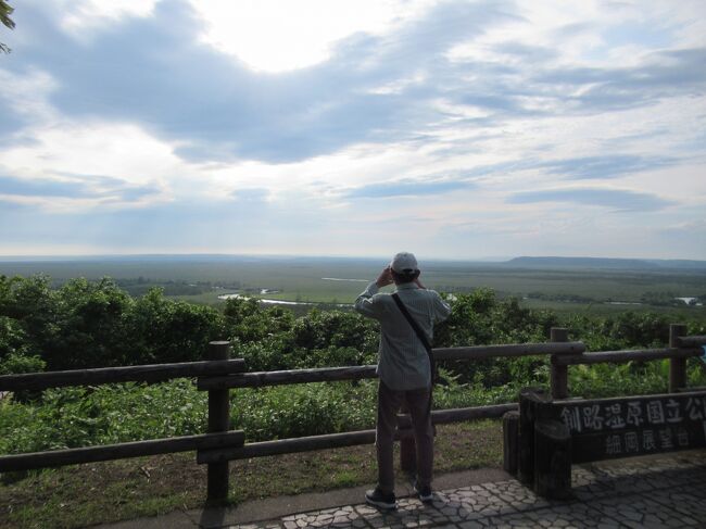 何とかお天気にも恵まれて知床の自然を満喫。<br /><br />旅の後半は以前お天気が悪く湖面が見れなかった「摩周湖」から阿寒湖へ<br />阿寒湖に一泊して釧路湿原へ回ります。