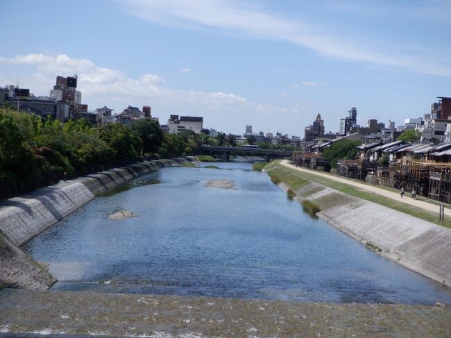 平安神宮に行った後は白川を歩いて鴨川に行きました。