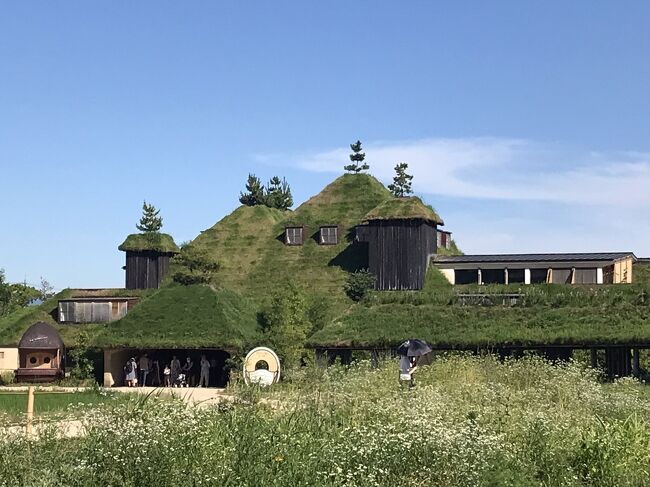 旅行記に何度も登場している社宅時代のお友達Aさん夫婦とエクシブ琵琶湖に行こうと決めたのは5月。<br />無事にエクシブの予約も完了してAさんから「観光したい所ある？」と聞かれて「ラコリーナ近江八幡！」と即答しました。滋賀に行くなら是非ともラコリーナ近江八幡に寄りたいと思っていました！<br />その他、彦根城や黒壁スクエアにも行ってとても充実した2日間を過ごしまた。<br />因みに全員アラ還ですが還暦過ぎてるのはAさんご主人だけ。3人はまだ50代ですよ！<br /><br />よろしければご覧ください！