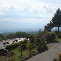 富士見高原創造の森の「天空カート」にのる。頂上から見る景色は絶景です。