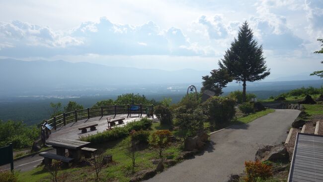 富士見高原スキー場にある「天空カート」にのりました。自動運転で，山の頂上に連れて行ってくれます。頂上からすばらしい眺望を楽しみました。