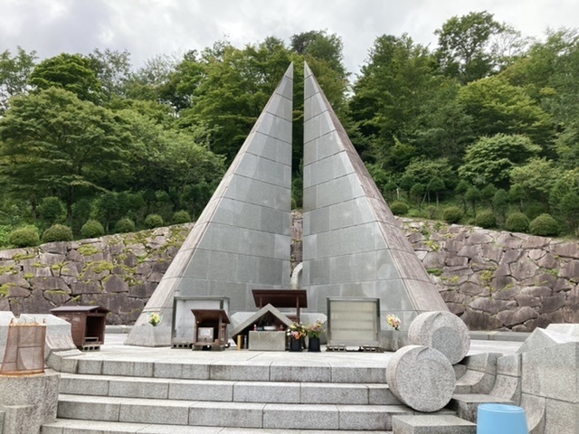 せっかくの三連休ですから、どこかドライブに行きたくなり、島嶼部を除くと関東で一番人口が少ない村の上野村を行くことにしました。<br />上野村というと1985年8月12日に起きた日本航空123便墜落事故の印象が強烈ですが、一体どんな所なんでしょうか。<br />それにしても、あの日航機墜落事故からもう37年も経つんですね。