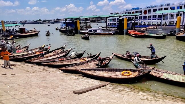 2022 コロナ全盛の バングラデシュ で パッカー 旅  その 6　愛しの ショドル ガット へ 向かう
