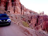 憧れの4WDの聖地モアブで、絶叫の断崖絶壁トレイルを走破 (Moab 4WD driving on cliffhanger)