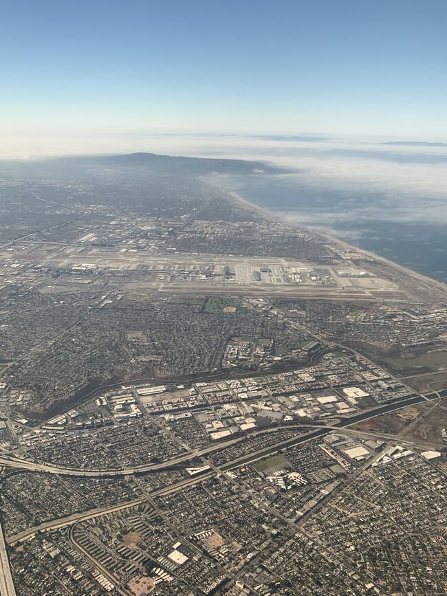 旅行4日目の今日はサンフランシスコ空港からロサンゼルス空港まで国内線で移動。<br /><br />ロサンゼルス空港からは「ロコタビ」でお願いしたドライバーさんに空港～ダウンタウン～アナハイムの順に廻ってもらいます。<br /><br />ダウンタウンを経由するのはHISのPCR検査センターで検査を受ける為です。<br /><br />3日後の13：30のフライトで帰国する為、陰性証明の期限が72時間以内なのでちょうど間に合うように時間を調整してもらいました。