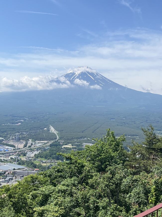 4月には雲がかかって顔を出してくれなかった富士山。<br />どうしても富士山に会いたい！<br />富士山のパワーを全身に感じたい。<br /><br />6月まで延長した関東ブロック割。<br />前回同様、またドライブのつもりがポチっと(^-^;<br /><br />6月もまだまだエネルギーチャージ中！