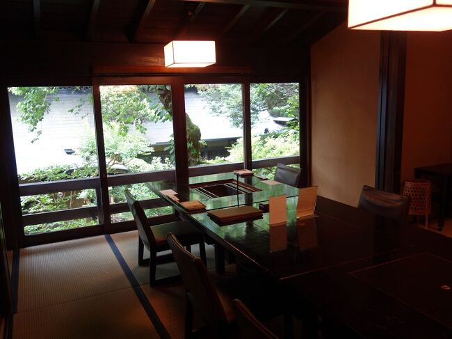 季節は初夏・コロナのころの記憶を。<br />久しぶりに秋川渓谷の黒茶屋へ。<br />その前に高幡不動で紫陽花を見ました。<br />満開近し、でした。<br />
