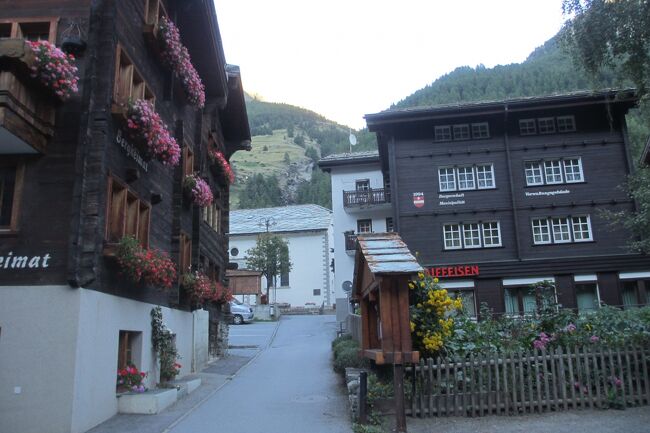 No7サースフェーからタッシュへのスイスアルプス山岳風景とタッシュの村散歩