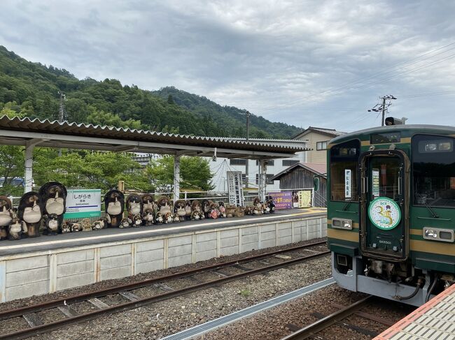 7月の3連休を利用して、中部地方の鉄印を収集しました。<br />その2日目以降です。<br /><br />■日程<br />（07月16日）<br />・東京⇒愛知環状鉄道⇒伊勢鉄道⇒長良川鉄道⇒長浜<br />（07月17日）<br />・長浜⇒樽見鉄道⇒信楽高原鉄道⇒近江八幡⇒長浜（★）<br />（07月18日）<br />・長浜⇒東京（★）<br /><br />■費用<br />・東京⇒豊橋 8,370円（ひかりEX予約）<br />・米原⇒東京 10,800円（EXこだまグリーン早特）<br />・青空フリーパス 2,620円（JR東海）<br />・名鉄（豊橋⇒岡崎公園前）<br />・愛知環状鉄道 230円（岡崎⇒中岡崎）<br />・高速バス（名古屋⇒郡上八幡インター）2,200円<br />・長良川鉄道 6,300円（川風号/ほろ酔いプラン）<br />・指定席急券 1,730円（しらさぎ13号/岐阜⇒長浜）<br />・樽見鉄道 1,060円（大垣⇔本巣）<br />・信楽高原鉄道 940円（貴生川⇔信楽）<br />・ホテル＆リゾーツ長浜 38,200円（2泊/スーペリアツイン朝食付43,200/クーポン▲5,000）<br />・トヨタレンタカー 6,510円（C2 20%off基本6,160/オプション1,650/クーポン▲1,300）長浜⇒近江八幡<br /><br />-------------------------------<br />■スケジュール<br />（長浜⇒樽見鉄道）<br />長浜⇒大垣（レンタカー）<br />大垣10:41⇒本巣11:07/11:18⇒織部11:20★鉄印<br />織部12:33⇒大垣13:06<br /><br />（樽見鉄道⇒信楽高原鉄道）<br />大垣⇒貴生川（レンタカー）<br />貴生川15:24⇒信楽15:49★鉄印<br />信楽16:04⇒貴生川16:27<br />--------------------------------