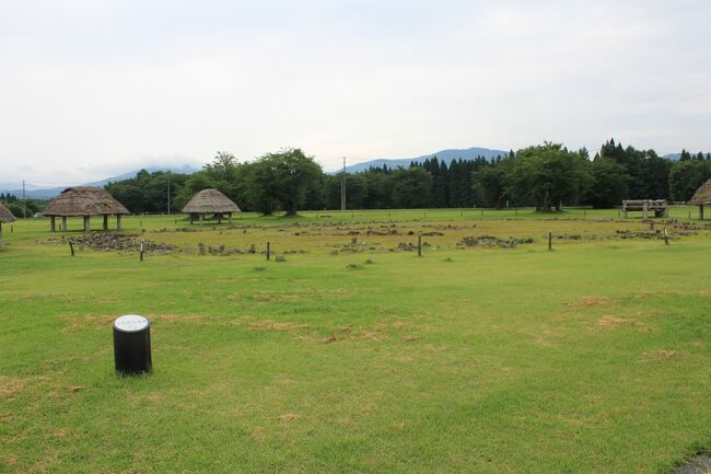 叔母の法事が青森県内のお寺で執り行うことになったのだけれど、札幌からの叔母は飛行機便の都合で秋田空港着。<br />お寺が不便な場所にあるため、空港まで迎えに行ったりで、結局４泊５日の旅に。<br />コロナ禍ということもあり、関東からマイカーでの移動。<br />青森には２０年前に住んでいて、土地勘もあるので、マイカーでの移動もそんなに苦にはならなかったです。<br /><br />表紙は大湯環状列石。<br />なんと、ちょうど１年前の２０２１年７月に世界遺産登録されたそうです。<br /><br />全く知らなかった。