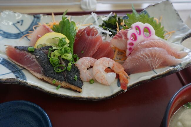 3泊4日で、久々に鹿児島へ行ってきました。<br />画像は、山川刺身定食＠市場食堂 鶴の港さんにてです。<br /><br />1日目…ちょい旅～2022 鹿児島・霧島市編～“鹿児島空港(KOJ)”→鹿児島旅行記～2022 枕崎市編～その1→その2→その3<br />2日目…鹿児島旅行記～2022 枕崎市編～その4→鹿児島旅行記～2022 指宿市編～その1→その2→その3→その4<br />3日目…鹿児島旅行記～2022 指宿市編～その5→その6→指宿市内(山川散策)→JR/指宿駅→JR/鹿児島駅→桜島散策→鹿児島市内(泊)<br />4日目…鹿児島空港→関西空港<br /><br />過去の鹿児島・指宿市旅行記。<br /><br />旅行回想記～鹿児島旅行記 2005 鹿児島市・南九州市・指宿市編～<br />https://4travel.jp/travelogue/10742996<br /><br />鹿児島旅行記～2011 指宿市編～<br />https://4travel.jp/travelogue/10630421