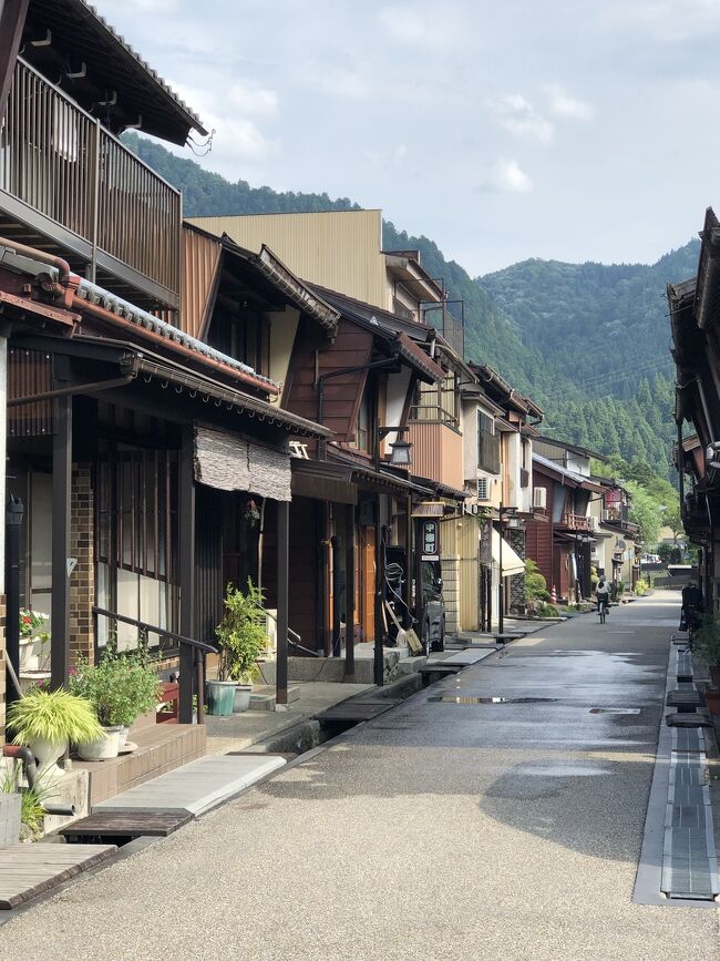 2022年8月に郡上八幡を訪れました。郡上おどりの開催されない日で、観光客も少なく、ゆっくり巡ることができました。水がきれいで、いいところです。