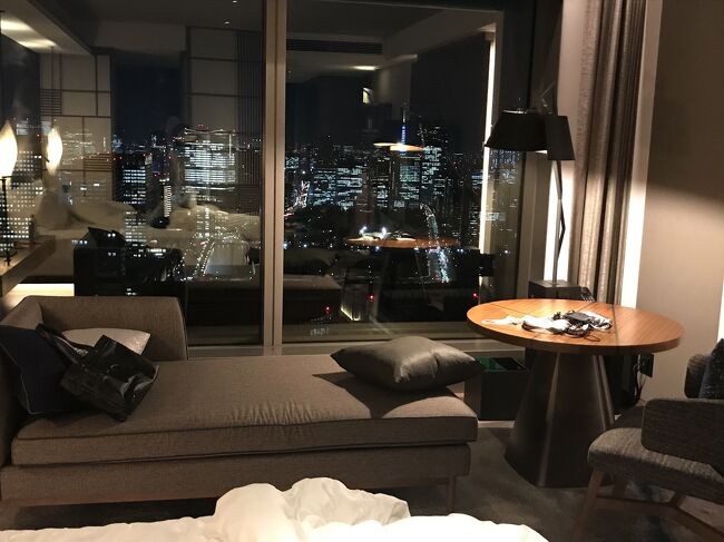 大手町って会社ばかりあるところだと思ってたけど、最近はビルの上にいろんなホテルがあったんだ。こんなに楽しいところがあったんだな。