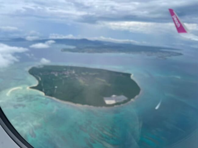 友人と久しぶりの旅行。<br />目的地は西表島、帰りに石垣島をチラリ観光<br />大自然の中でのんびりステイの予定が、のんびりした記憶はない。<br /><br />友人とは利用空港が違うので、石垣島離島ターミナルで待ち合わせ。<br />旅の行きと帰りで1泊づつエアビー利用<br />車・新幹線・飛行機・バス・フェリーを乗り継いでやっと西表島へ上陸！<br />石垣島から西表島への高速フェリーの中で急遽風邪をひき（笑）、旅行中ずっと森進一ばりのガラガラ声になっていた。<br />西表島では星野リゾート「西表島ホテル」に4泊するも、カラスにロックオンされ怯えた滞在となる。<br />そして、前例を見ない雨による増水でピナイサーラの滝トレッキング＆マングローブカヌーツアーが中止となり、急遽ケイビングすることに。<br /><br />その他シュノーケリング、サイクリングなどの思い出写真として残します。<br />写真が大量なので、滞在中の場所別に少しづつ投稿していこうと思います。