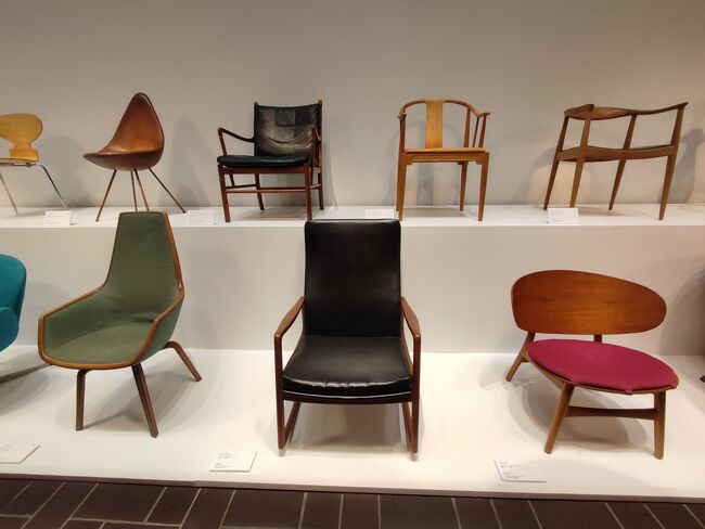 上野の森美術館で、日本の風景画を楽しみ、東京都美術館でデンマークの椅子を楽しみました。本当に素晴らしい椅子に感動しました。ソファーも座り心地がよかったです。いい椅子を買いたくなりました。北欧に行ってみたくなりました。