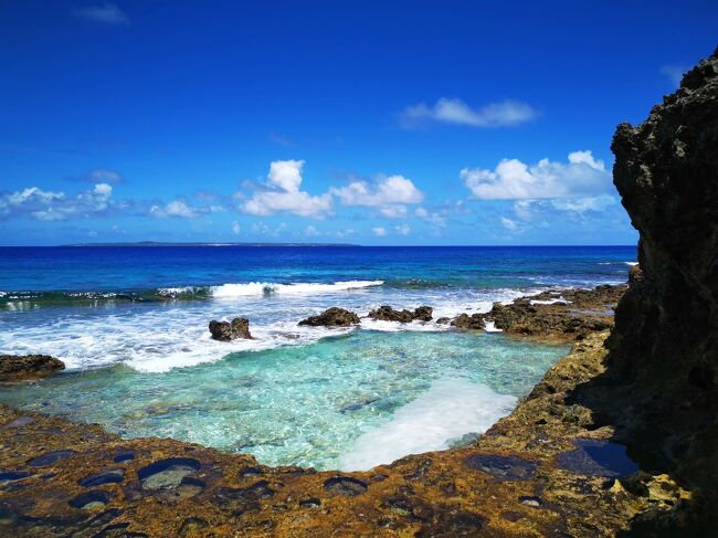 北大東島、南大東島の旅の南大東島編です。<br /><br />南大東島の主な観光スポットをレンタカー駆使して弾丸で廻ってみました。主要なところはおさえているので、南大東島旅行のご参考に。<br /><br />【北大東島辺はこちら↓】<br />https://4travel.jp/travelogue/11772098/