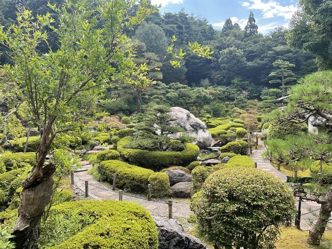 2日目は山を下って新潟の糸魚川まで。<br />ノープランでしたが比較的充実した1日でした。<br />前半はヒスイやお庭を満喫しました。