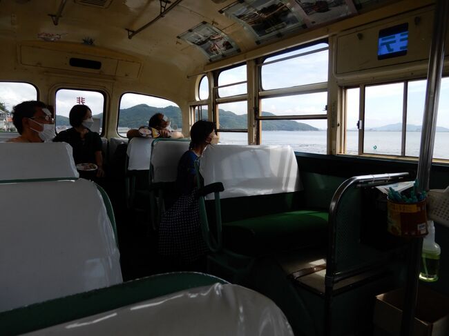 　令和4年8月6日（土）<br />　トモテツバスの市内定期観光バス「日本遺産　鞆の浦を巡る旅」に参加しました。<br />　予定していた電車がなくて、いきなり集合時間に遅刻しそうになり、波乱の幕開けでしたが、内容の濃い「大人の遠足」ができました。<br />　鞆の浦では、いろは丸沈没事件の賠償交渉で、坂本龍馬がいかにクレーマーだったか（笑）を学びました。<br />　真夏に冷房のないボンネットバス（昭和33年式）で巡るという、時代に逆行したようなこの市内定期観光バス、さて、どんな旅になったか、順次ご紹介していきます。<br />　お付き合いいただけたら幸いです。