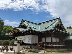 靖国神社参拝と新宿食べ歩き